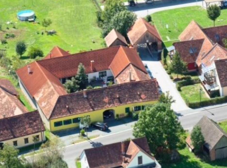 Ferienwohnungen Und Appartements Im Idyllischen Vierkanthof, Gruppenurlaube Loipersdorf bei Fuerstenfeld Bagian luar foto