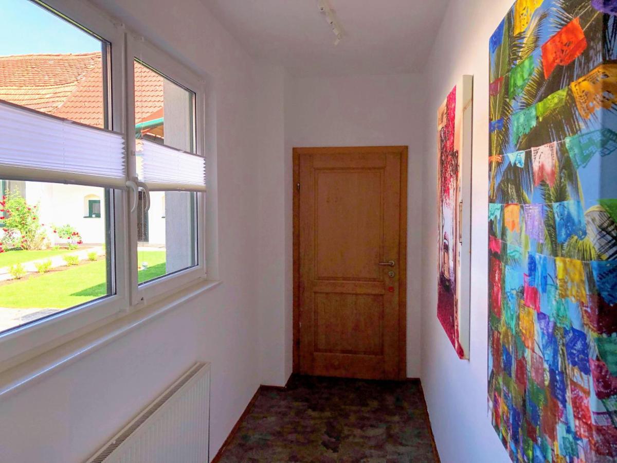 Ferienwohnungen Und Appartements Im Idyllischen Vierkanthof, Gruppenurlaube Loipersdorf bei Fuerstenfeld Bagian luar foto